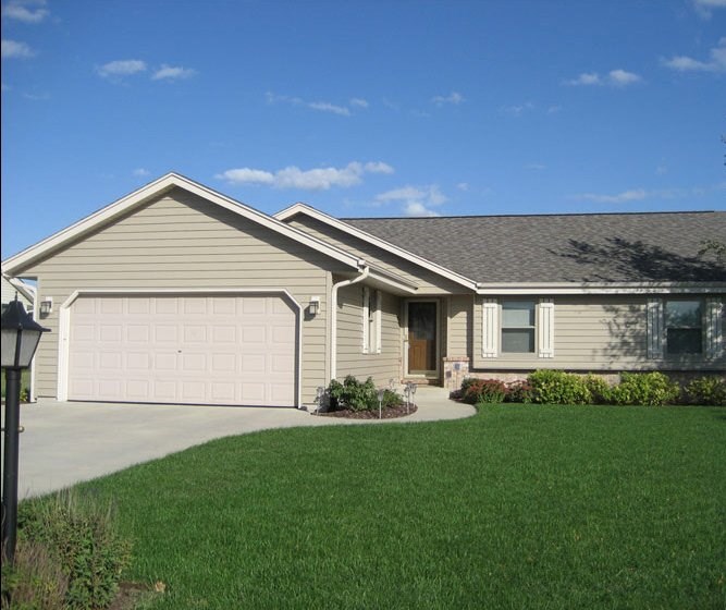 Vinyl siding replacement on one-story home