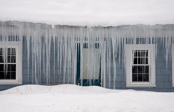 ice dam requiring roof repair in columbus